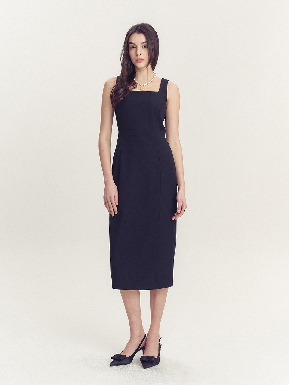 Rose Square Line Dress - Black (13th pre-order delivery to be delivered on 3/29)